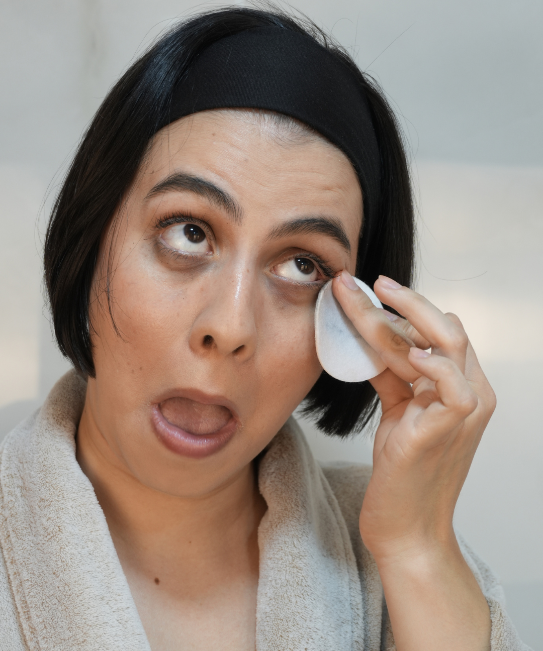 ¿Cómo desmaquillar las pestañas correctamente?